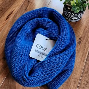 CODE 🩷 Blue Cable Infinity Scarf (NWT)